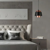 Zwarte hanglamp met dubbele kap voor de slaapkamer