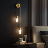 Gouden wandlamp met lange dubbele lampen
