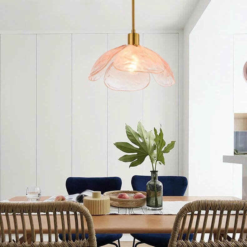 Blauwe glazen hanglamp voor de slaapkamer in bloemvorm