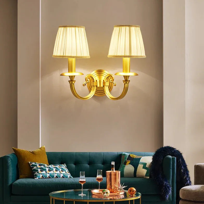 Retro wandlamp binnen gouden dubbele armen