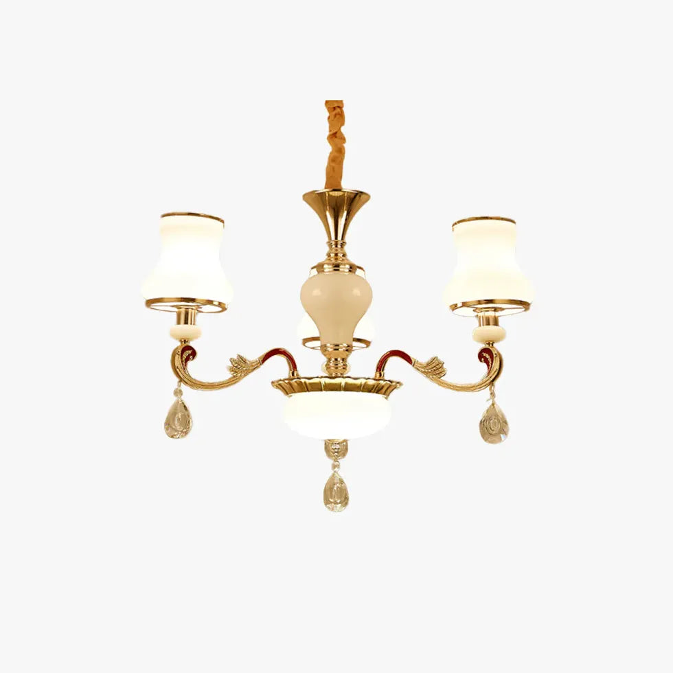 Gouden kroonluchter in retro luxe stijl