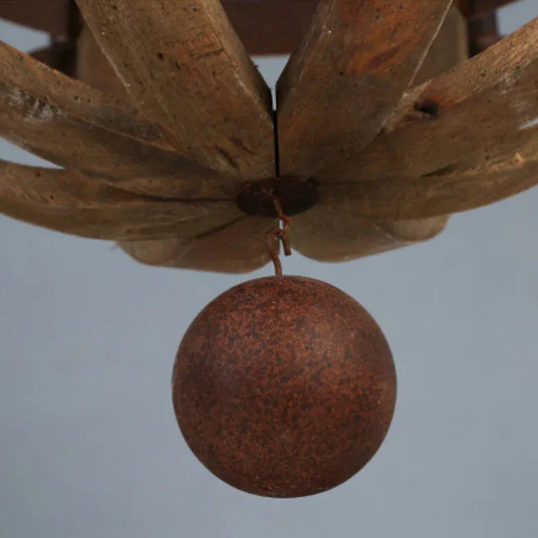 Retro kroonluchter bolvorm met houten details