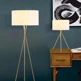 Driepoot vloerlamp witte ronde lampenkap
