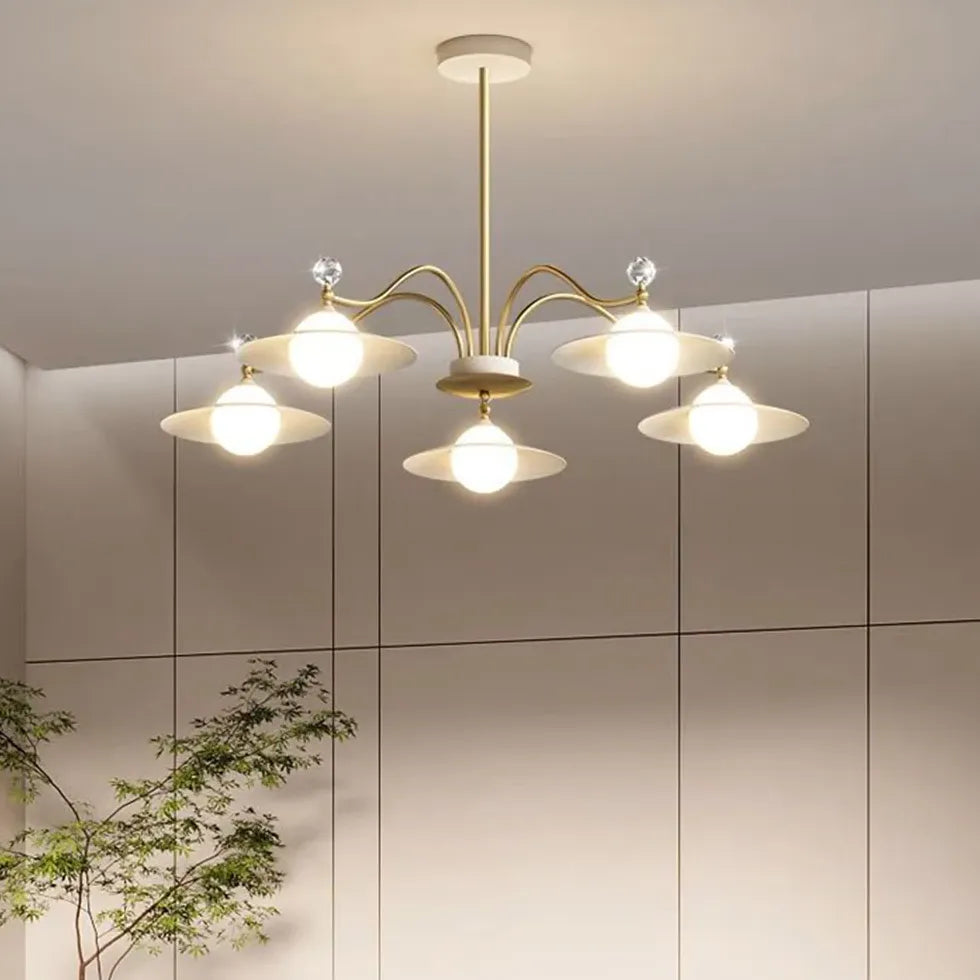 Huiskamer kroonluchter gouden elegant ontwerp