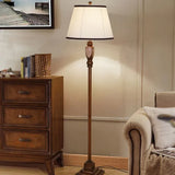 Vloerlamp met lampenkap vintage woonkamer