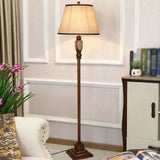 Vloerlamp met lampenkap vintage woonkamer