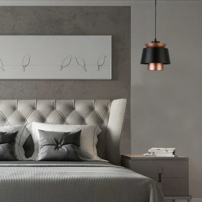 Zwarte hanglamp met dubbele kap voor de slaapkamer