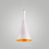 Moderne hanglamp zwart in conische minimalistische stijl