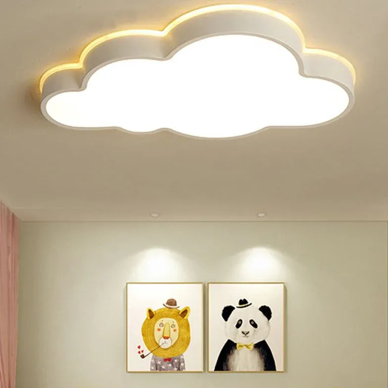 Slaapkamer met witte wolkvormige led plafonnière