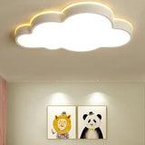 Slaapkamer met witte wolkvormige led plafonnière