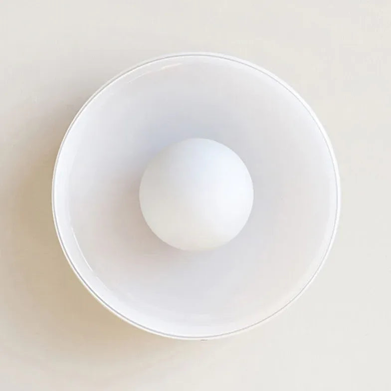 Plafonniere lamp van oranje glas ontwerp