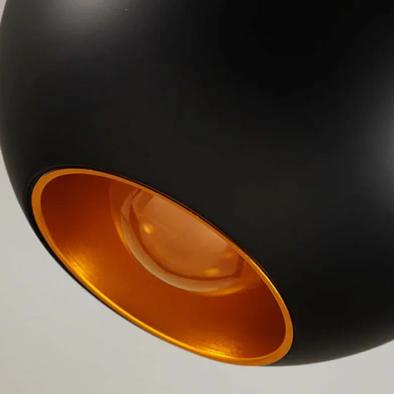 Zwart goud hanglamp bolvormig keuken