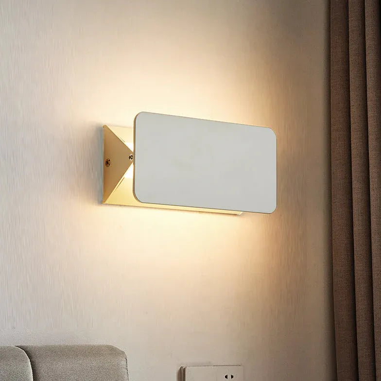 Wandlamp rechthoekig wit metaal binnen