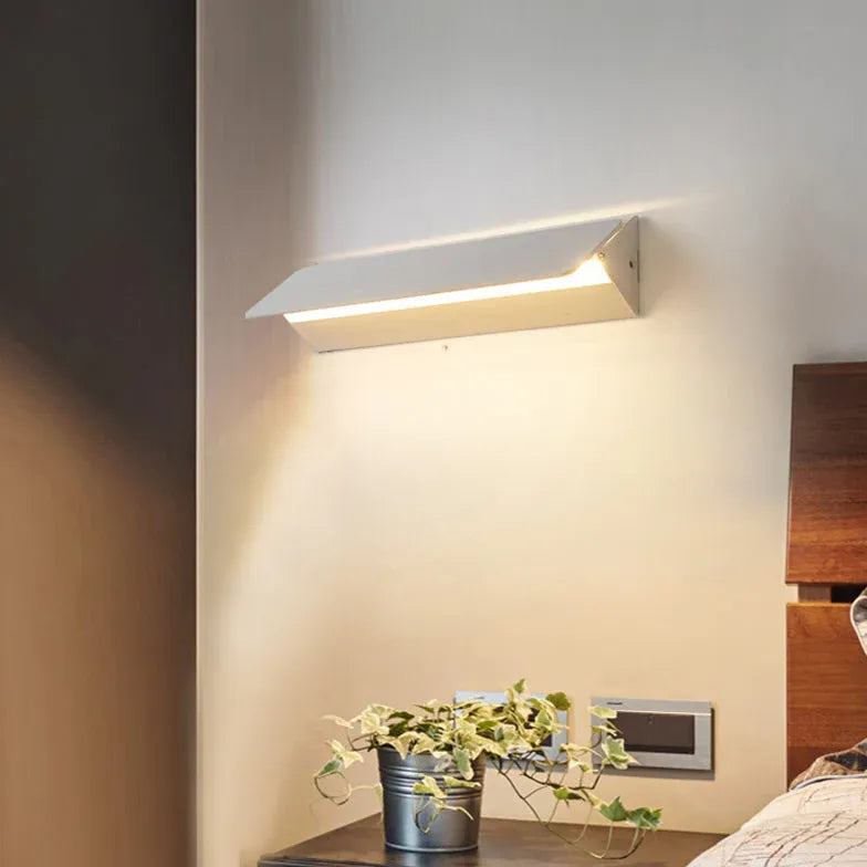 Wandlamp rechthoekig wit metaal binnen