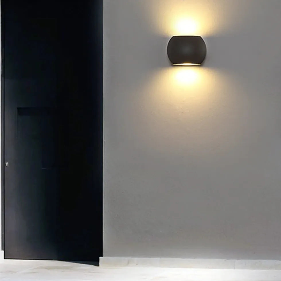 Wandlampen up down zwart met warm licht