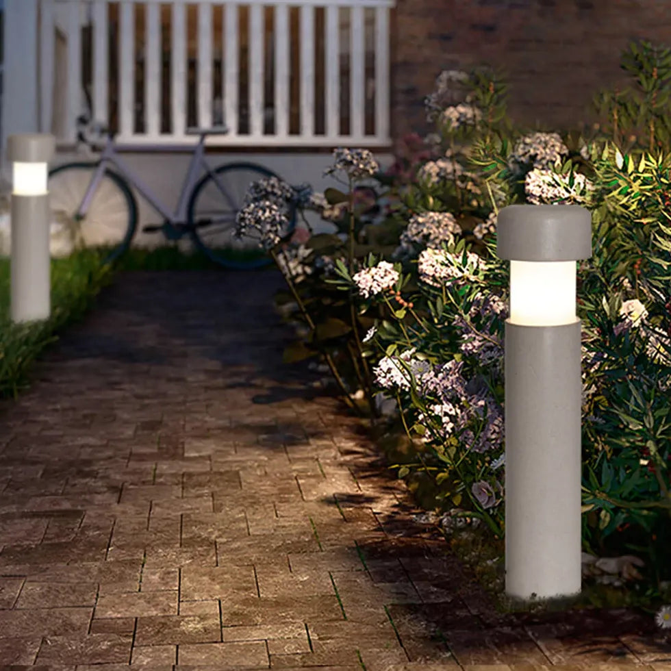 Grijze sokkellamp voor buiten en tuin