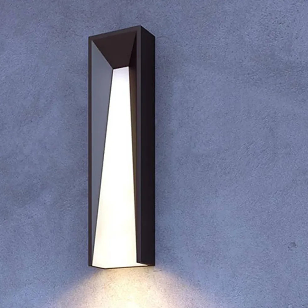 Zwarte buiten wandlamp rechthoekig ontwerp met neerwaartse verlichting