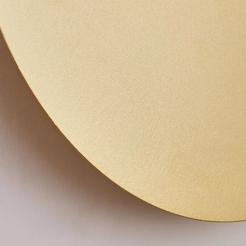 Wandlamp rond zwart met metalen ontwerp