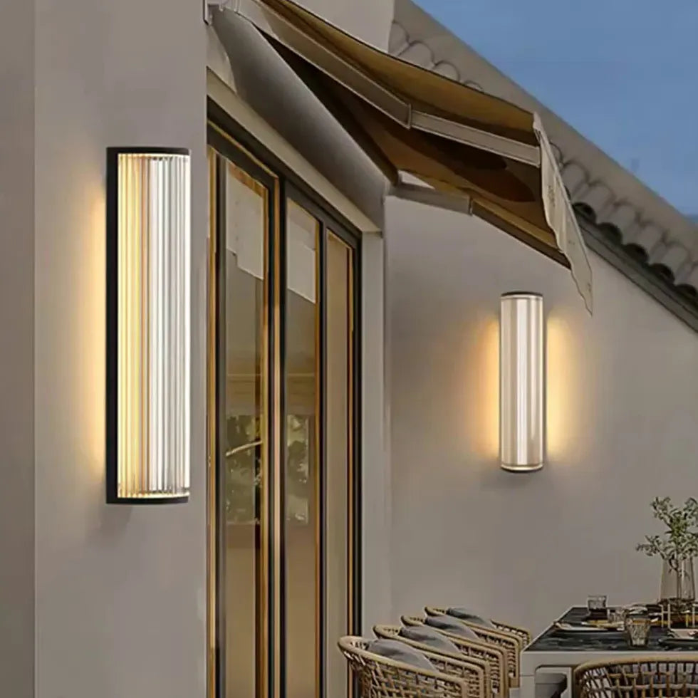 Buitenlamp wand zwart in lantaarnvormig ontwerp
