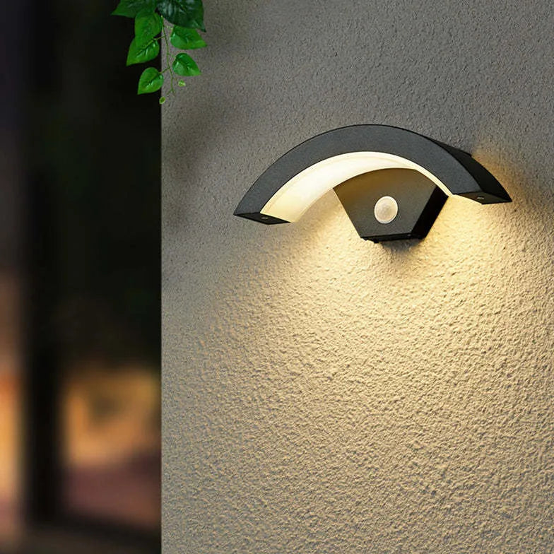 Wandlampen met sensor zwart met gebogen