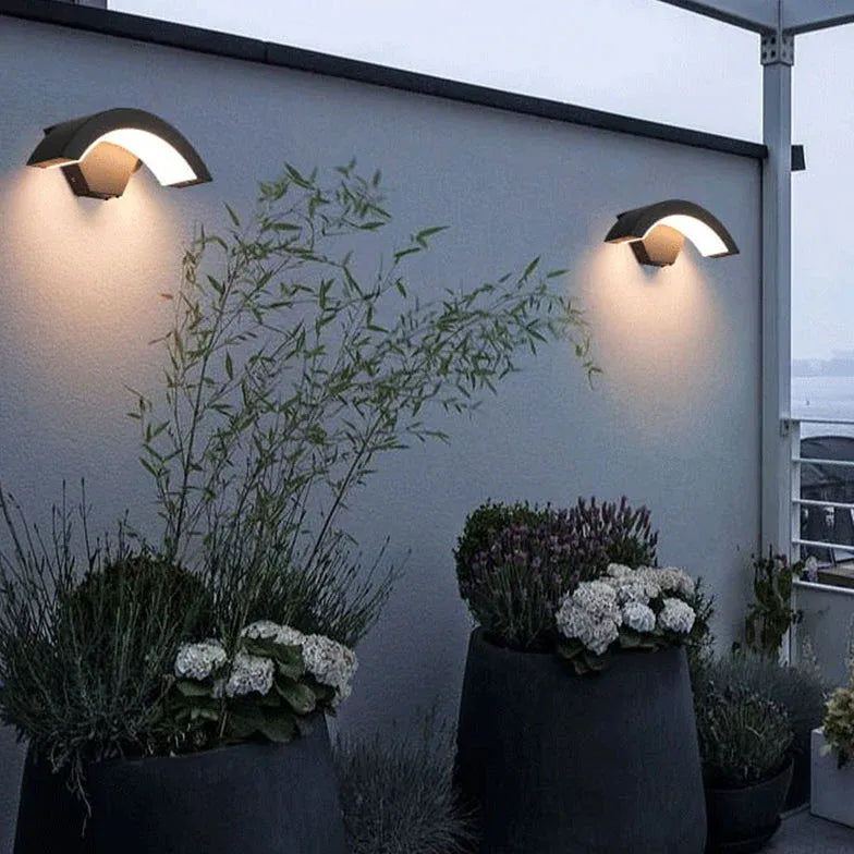 Wandlampen met sensor zwart met gebogen