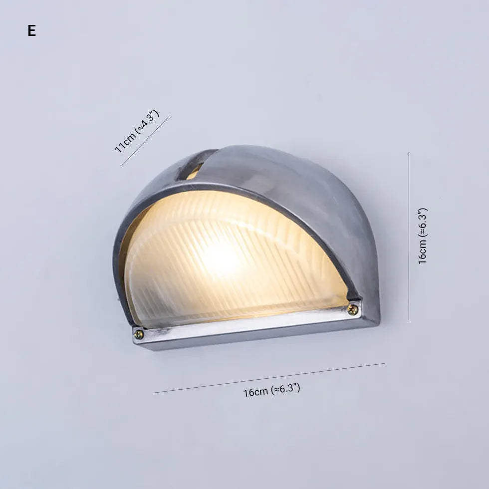Buiten muurlamp zilver met industrieel
