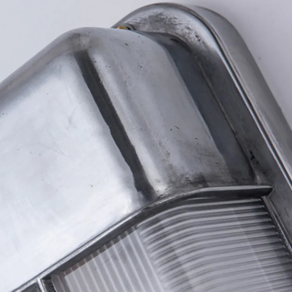 Buiten muurlamp zilver met industrieel