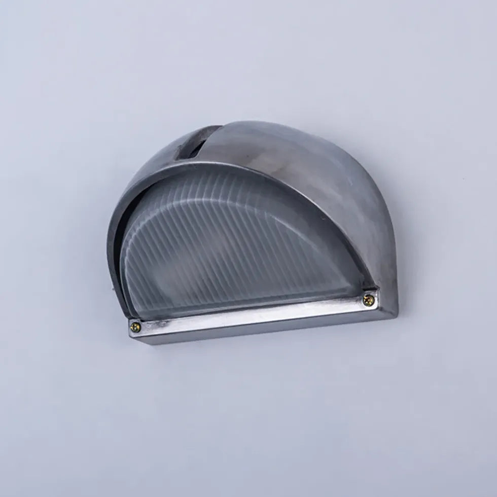 Buiten muurlamp zilver met industrieel