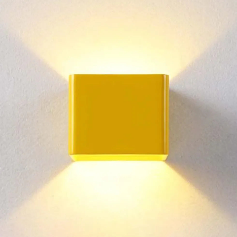 Up-down light binnen kleurrijk met kubusontwerp