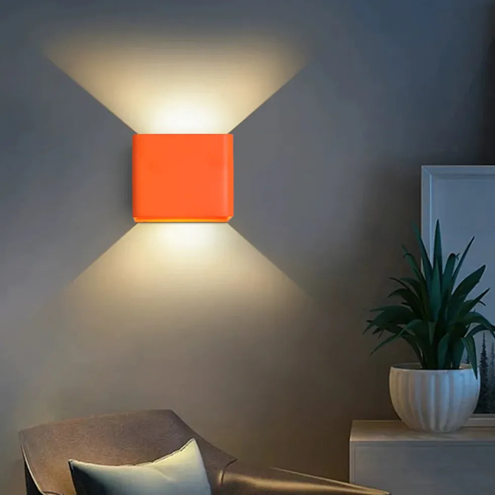 Up-down light binnen kleurrijk met kubusontwerp