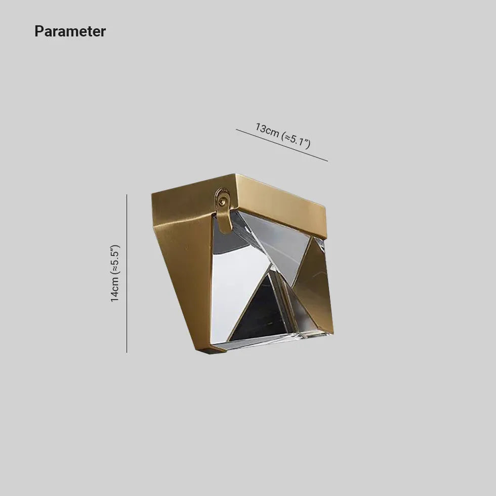 Moderne wandlamp buiten met geometrisch kristal