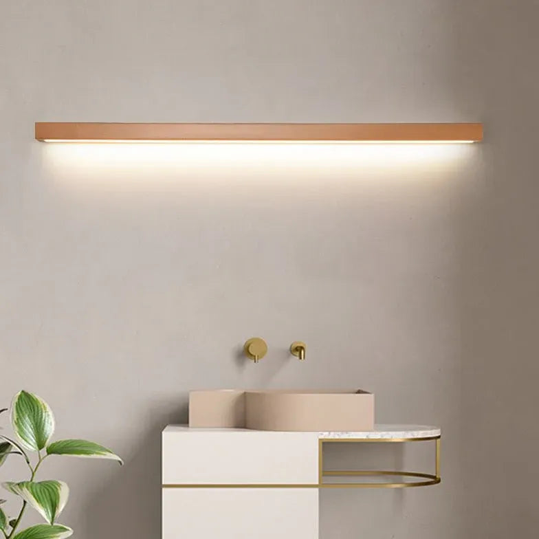 Wandlamp badkamer boven spiegel houten