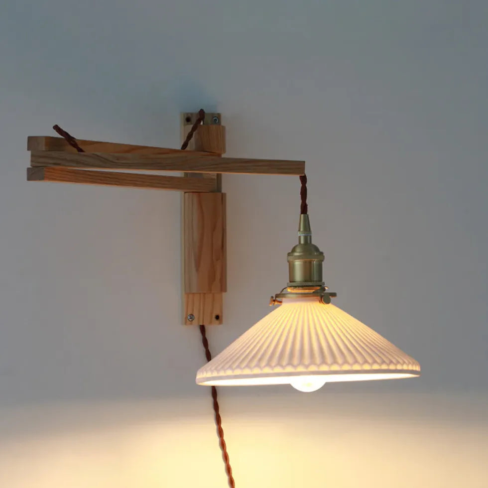 Wandlamp met snoer en stekker in vintage witte stijl