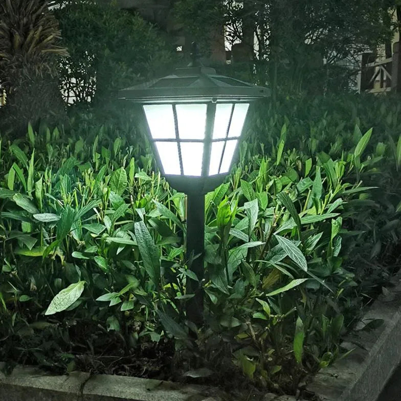 Lichtpaal tuin met zwarte lantaarn voor buiten