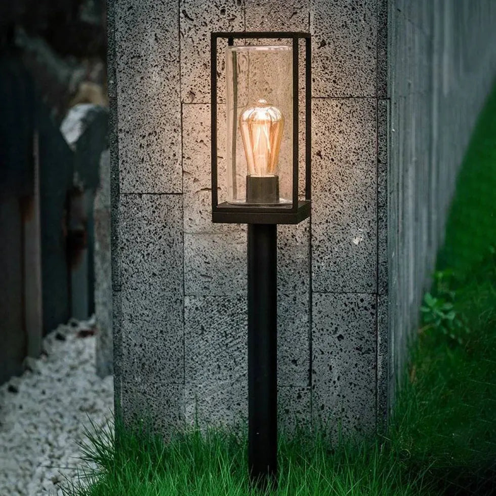 Zwarte glazen lantaarn zonne-energie sokkellamp