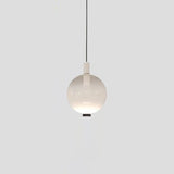 Glas in lood hanglamp met warm licht slaapkamer