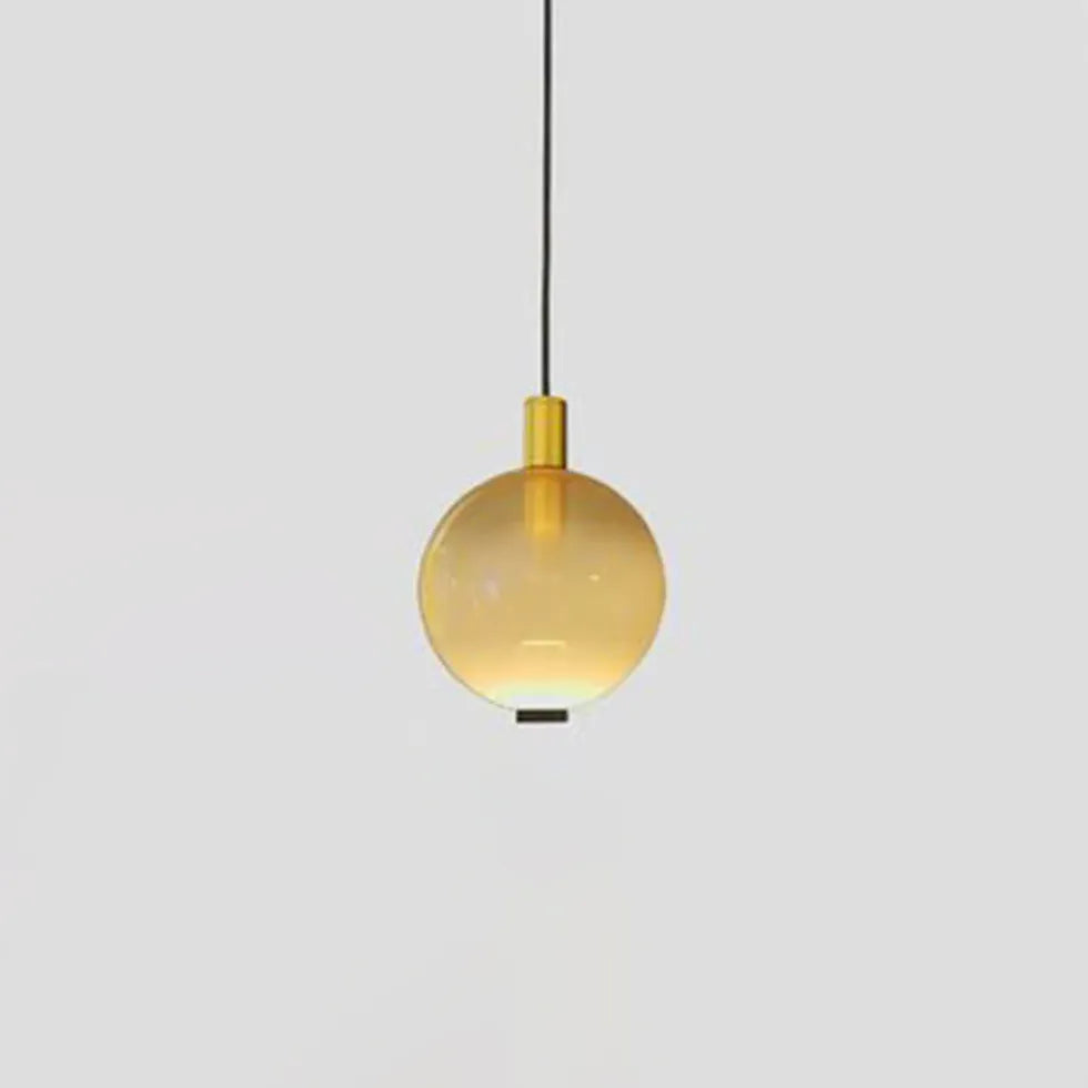 Glas in lood hanglamp met warm licht slaapkamer