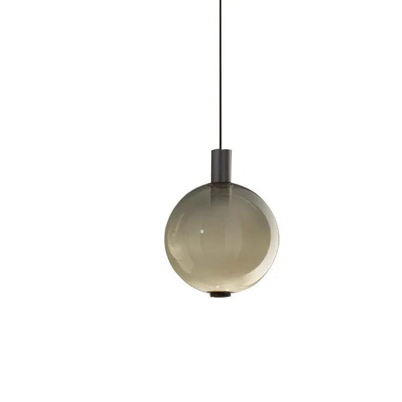 Glas in lood hanglamp met warm licht slaapkamer