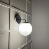 Wandlamp goud bol met enkele arm